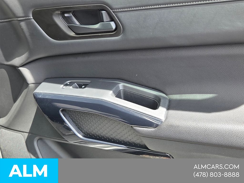 Used 2025 Silver Nissan SV image 26