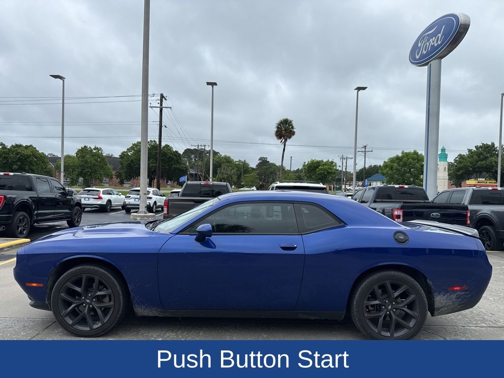 2022 Dodge Challenger SXT