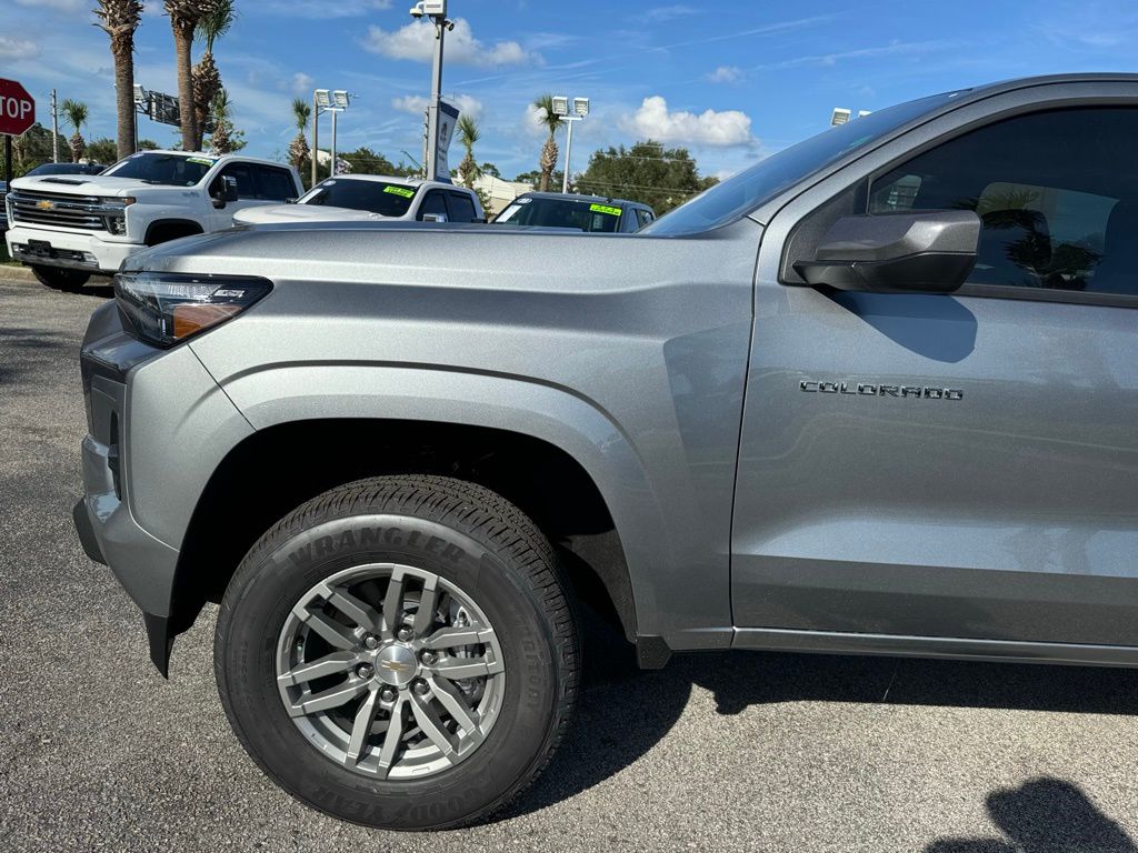 2024 Chevrolet Colorado LT 11