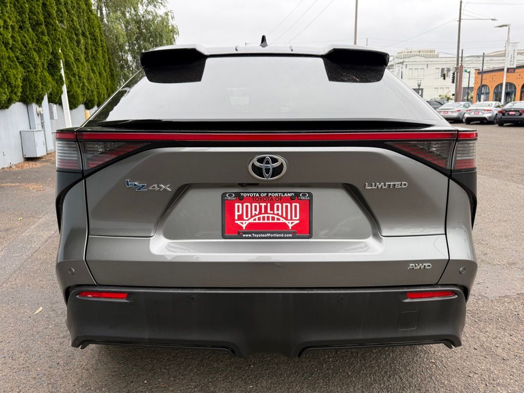 View vehicle photo 6
