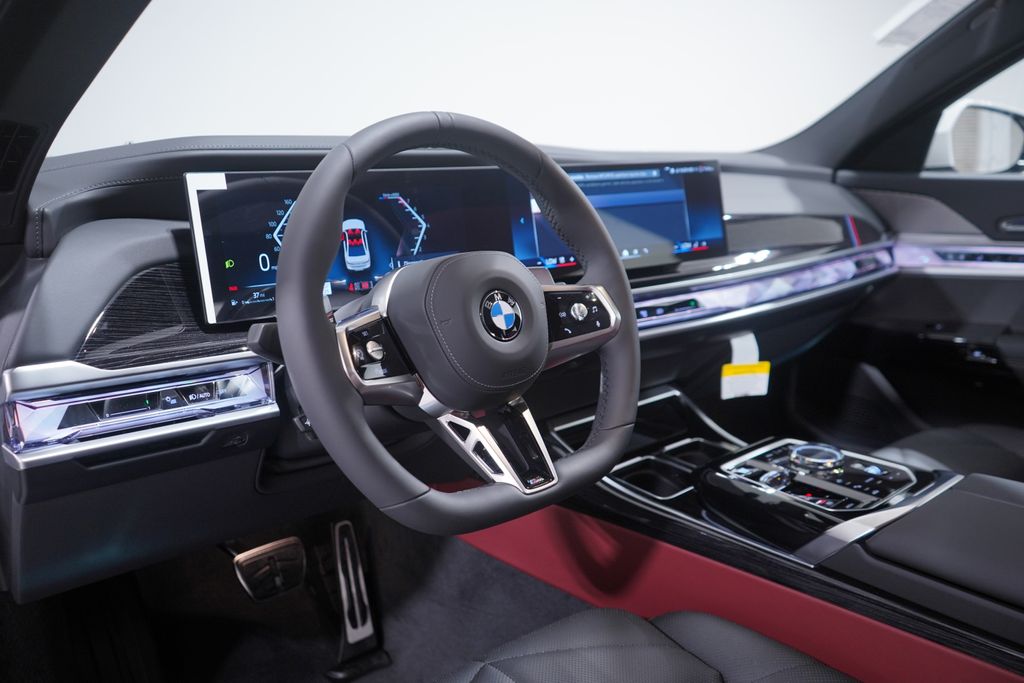 Thumbnail: 2025 BMW 7 Series - 6
