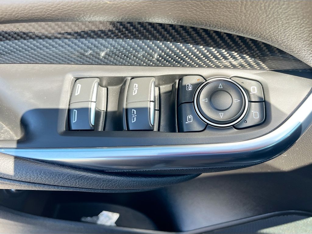 Used 2025 Green Cadillac Sport image 18