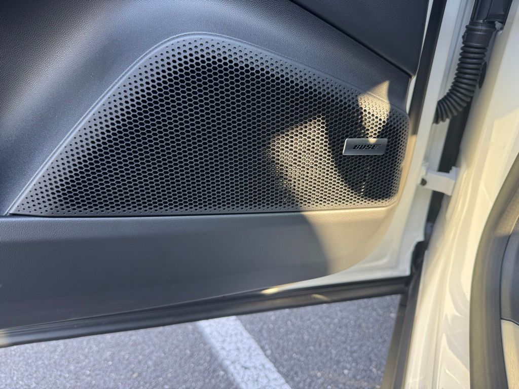 2024 Porsche Macan T 11