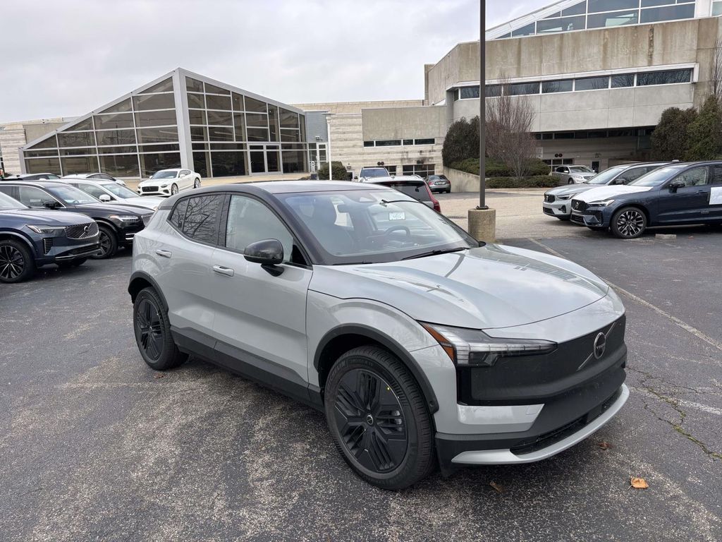 2026 Volvo EX30 Cross Country Twin Ultra eAWD
