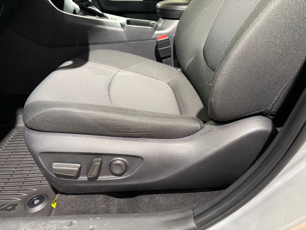 Thumbnail: 2025 Toyota RAV4 - 14