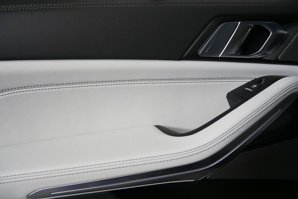 Thumbnail: 2026 BMW X5 - 14