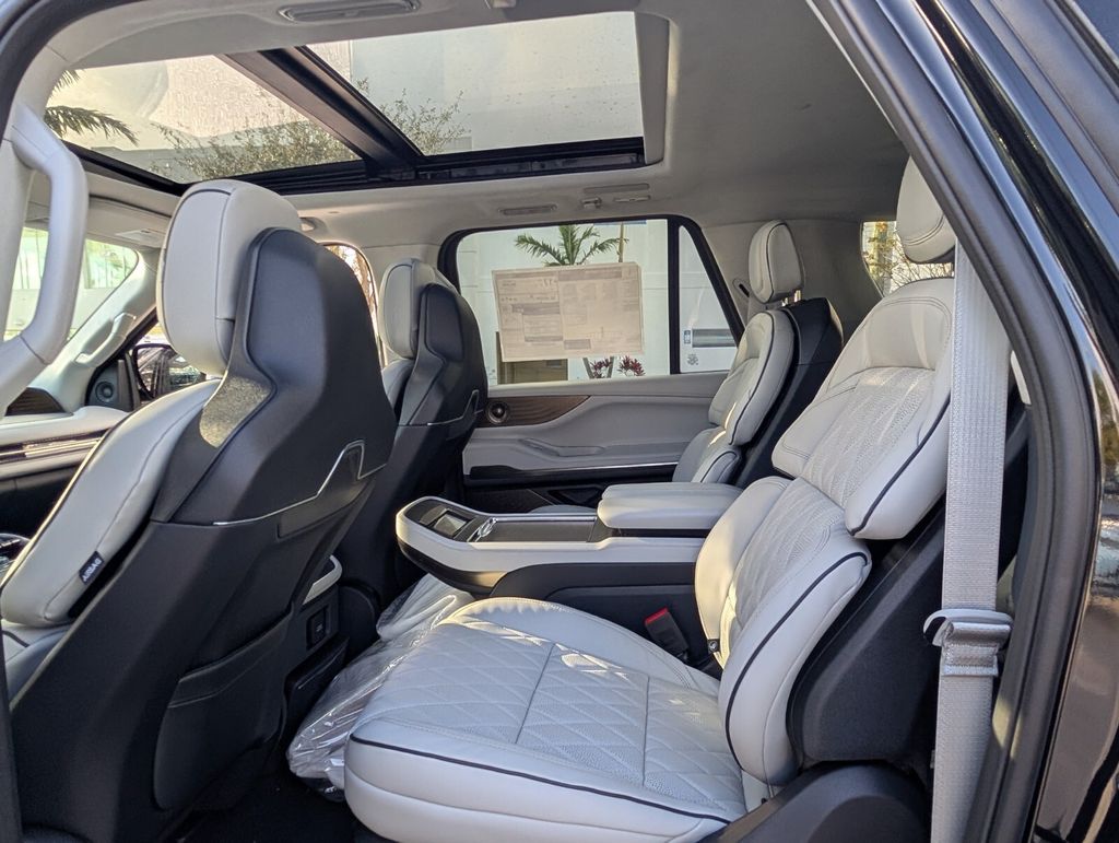 new 2026 Lincoln Navigator L car, priced at $126,165
