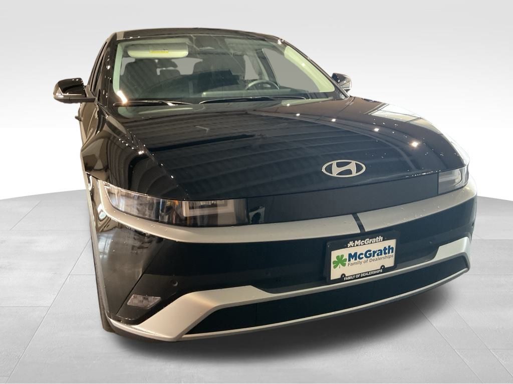 New 2025 Black Hyundai SE image 7