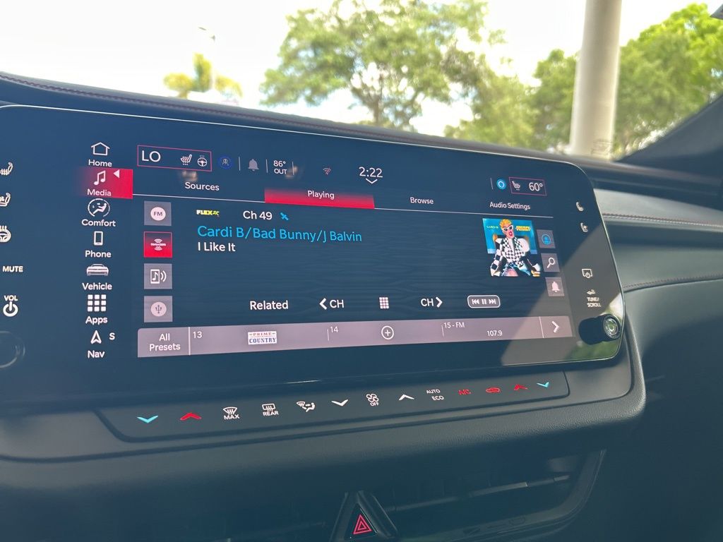 View vehicle photo 7