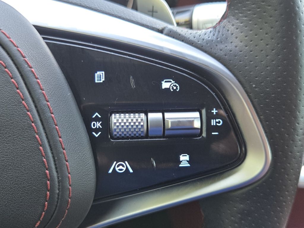 2022 Genesis Gv70 - $35,698
