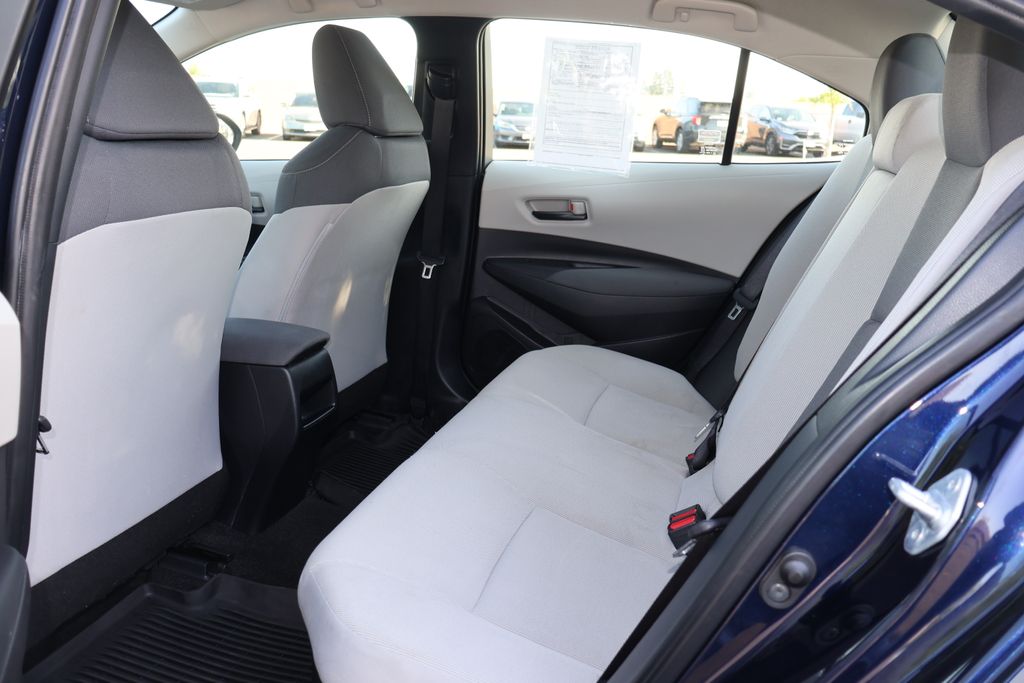 2022 Toyota Corolla LE 22
