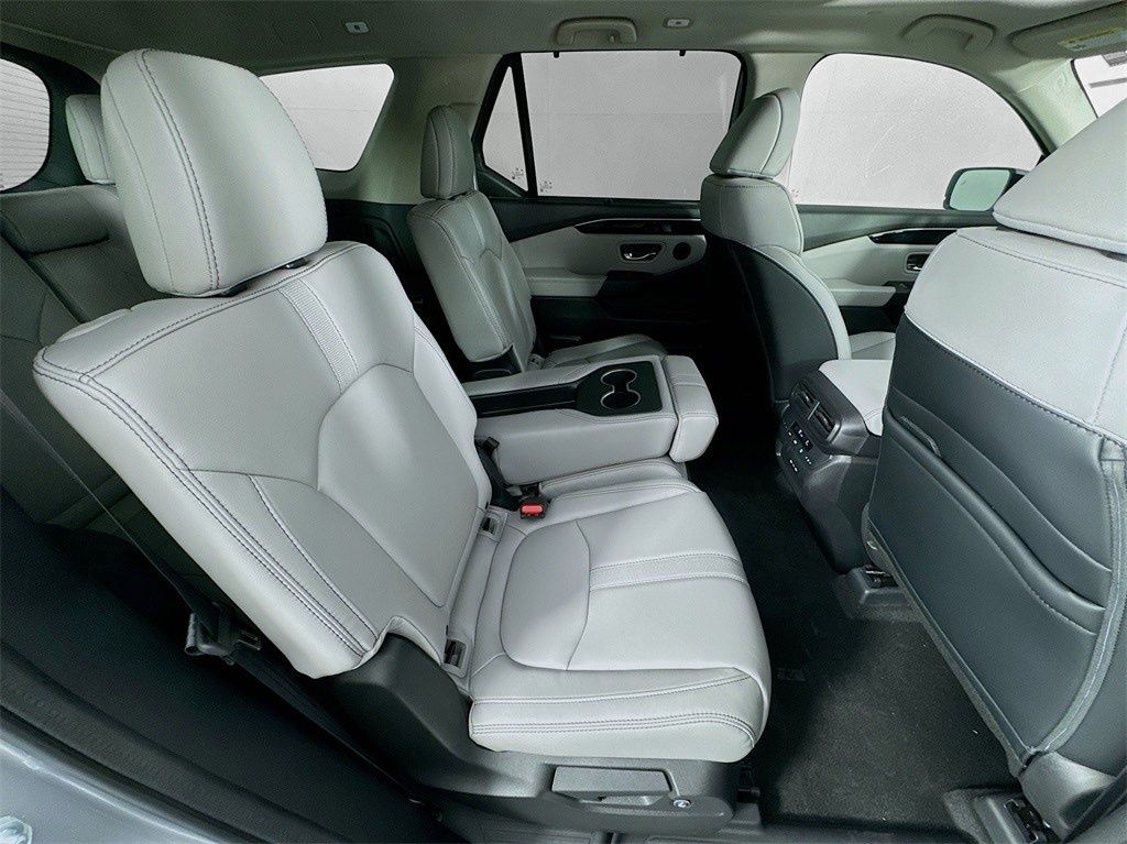 Used Car 2025 Honda Pilot  Touring For Sale Under $50,000 In Austin, Texas