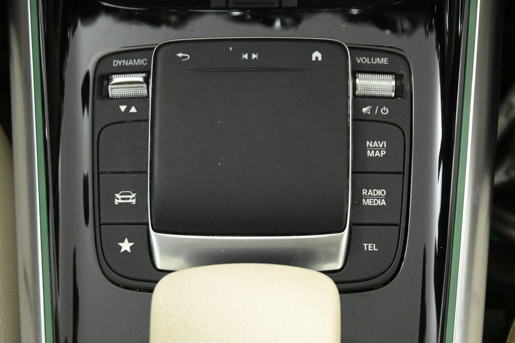 Thumbnail: 2021 Mercedes-Benz GLA - 23