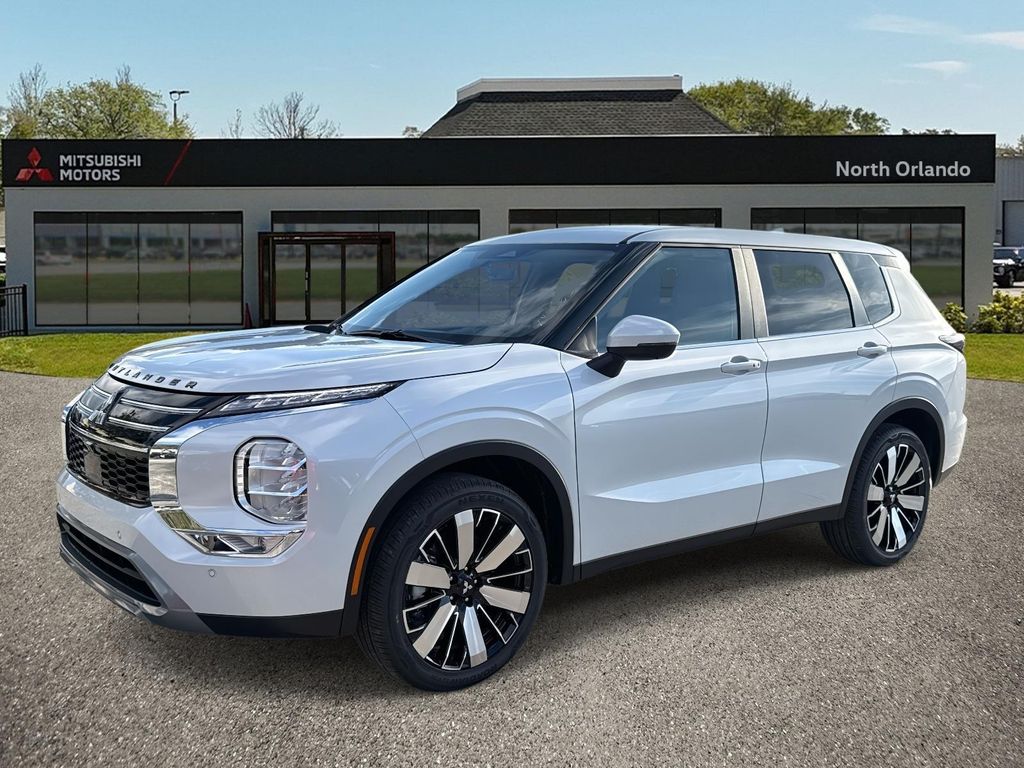 2026 Mitsubishi Outlander SE