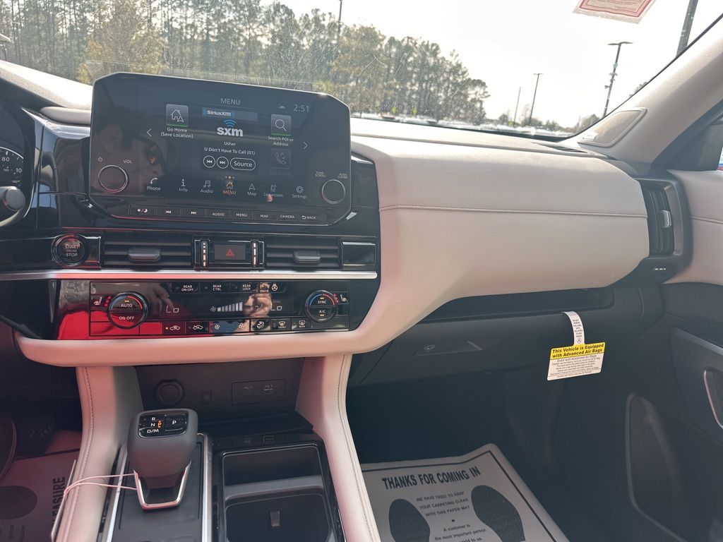 2025 Everest White Pearl Tricoat Nissan Pathfinder SL FWD SUV