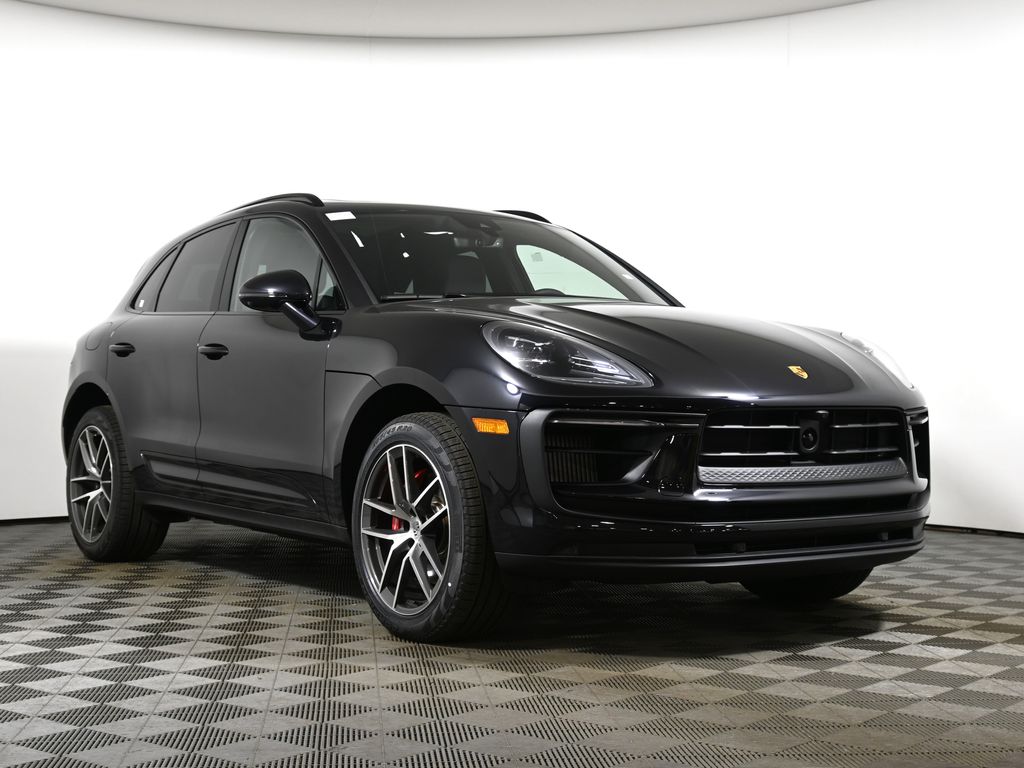 Thumbnail: 2026 Porsche Macan - 9