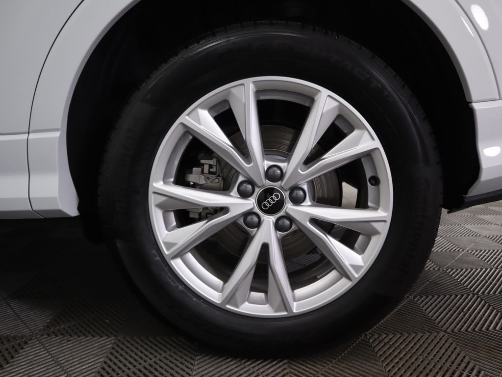 2025 Audi Q3  32