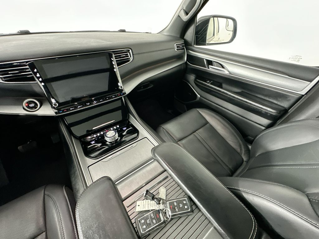 JeepWagoneer11