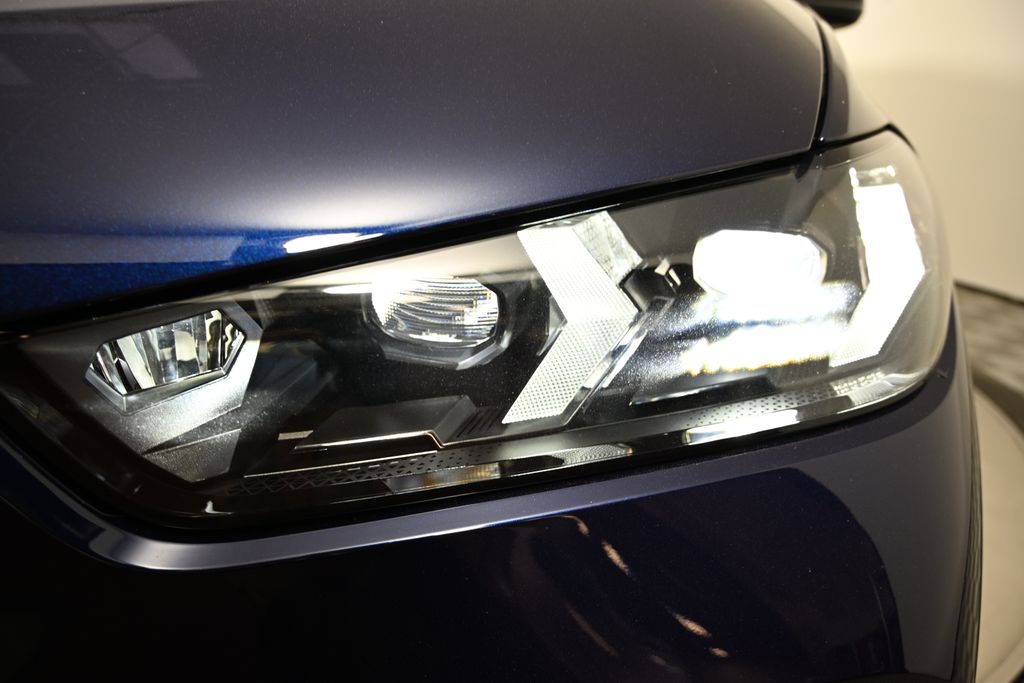 Thumbnail: 2026 BMW X5 - 9