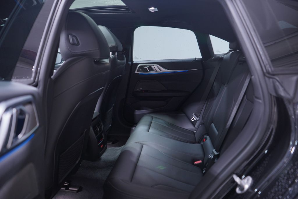 Thumbnail: 2023 BMW i4 - 9