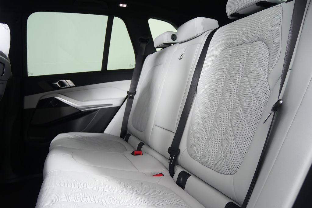 Thumbnail: 2026 BMW X5 - 16