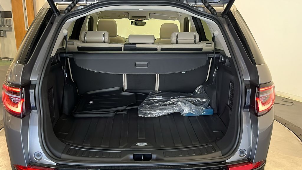 2025 Land Rover Discovery Sport S 26