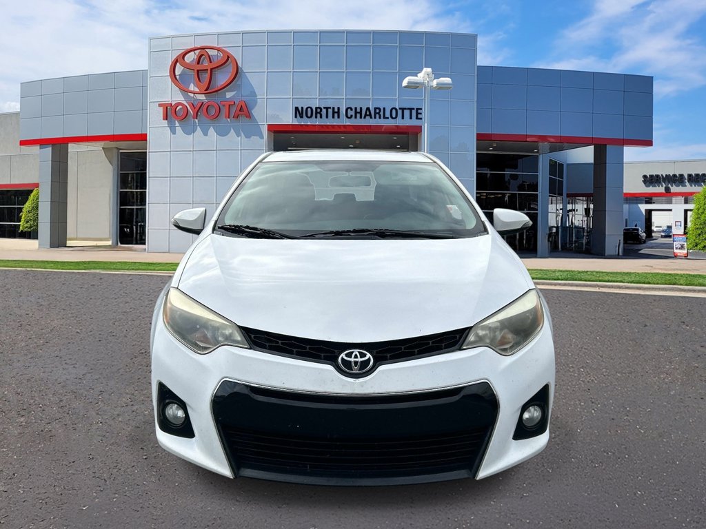 Used 2016 White Toyota S Premium image 2
