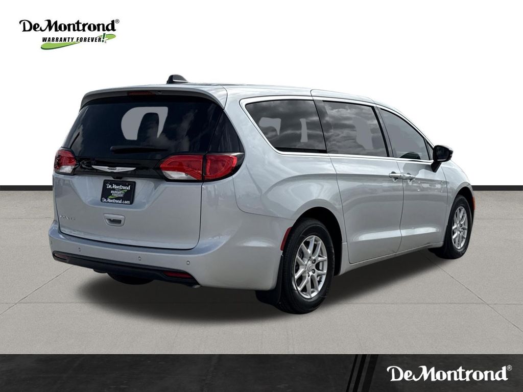 2026 Chrysler Voyager LX - 4