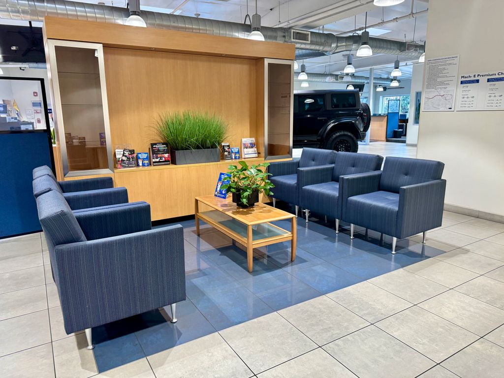 2022 Ford Edge SEL photo