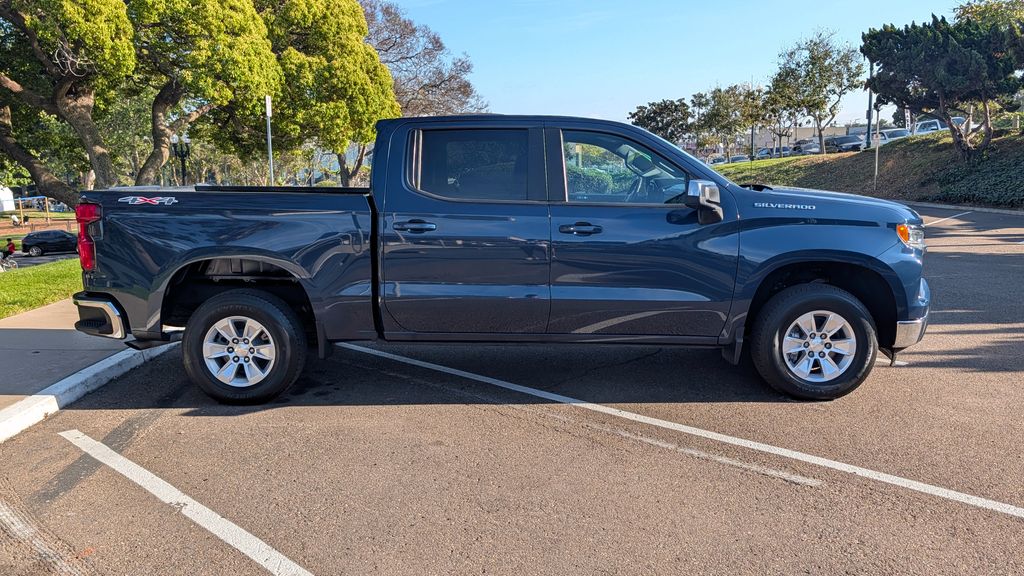 Used 2022 Chevrolet Silverado 1500 LT 4D Crew Cab