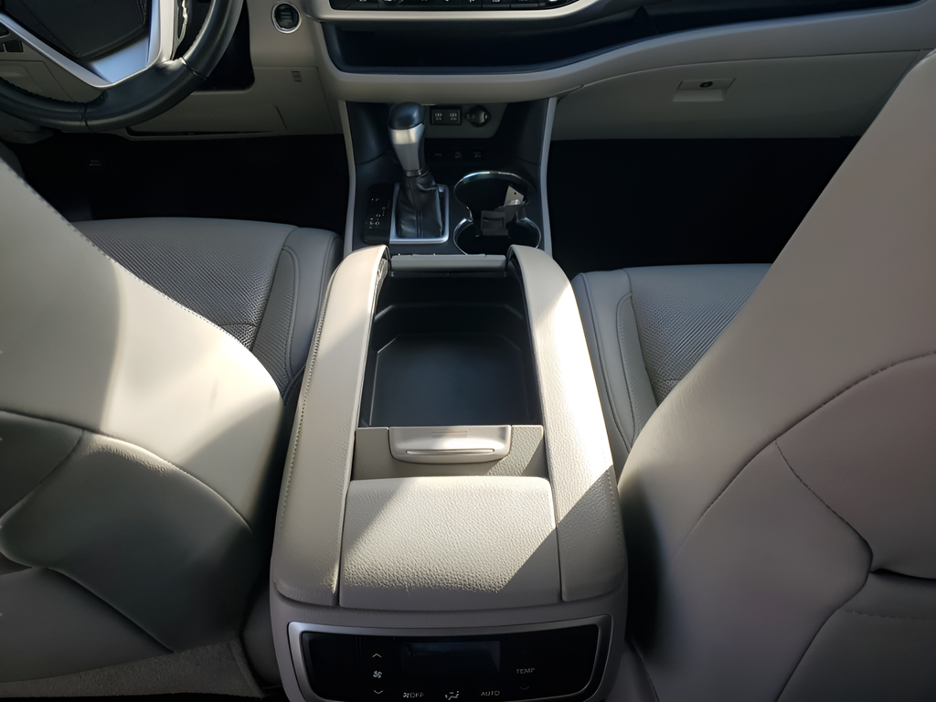 Used Car 2019 Toyota Highlander  Limited For Sale Under $30,000 In Austin, Texas