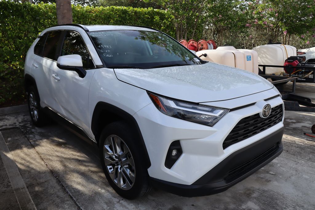 2023 Toyota RAV4 XLE Premium 6