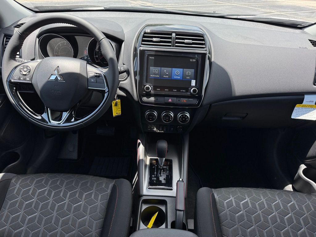 2025 Mitsubishi Outlander Sport LE photo 19