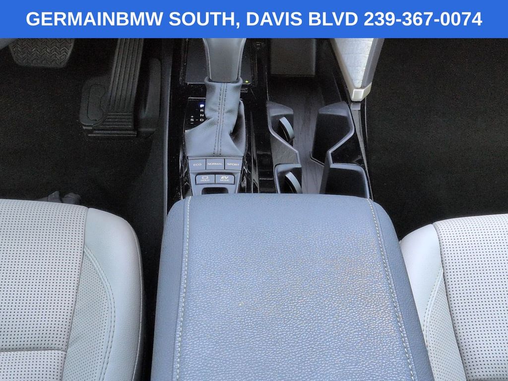 Used 2025 Beige Toyota XLE image 21