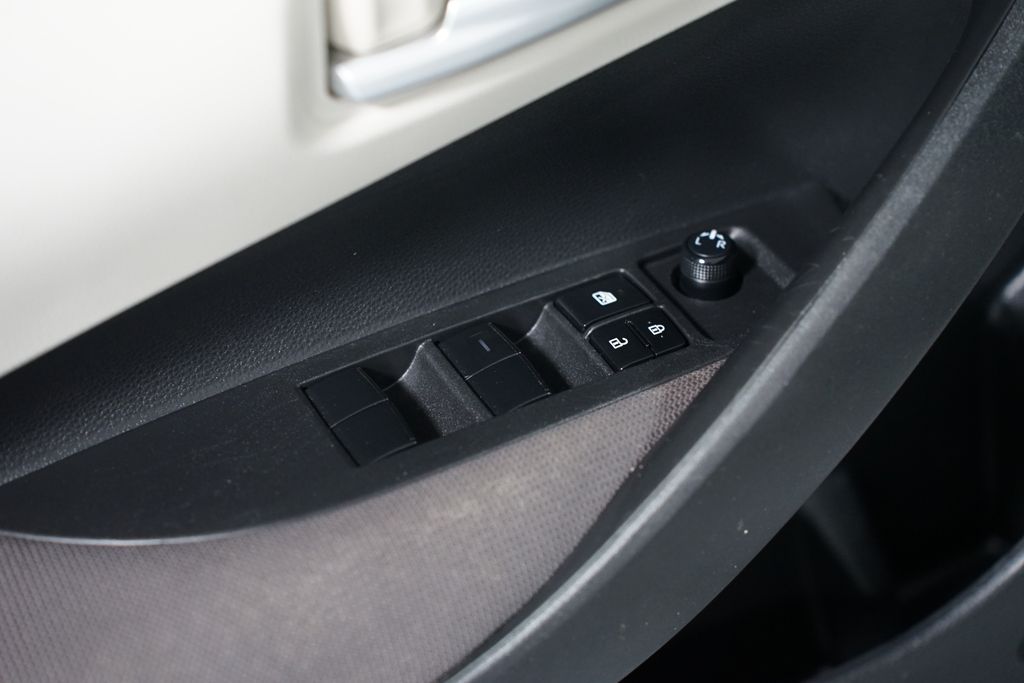 Thumbnail: 2021 Toyota Corolla - 27