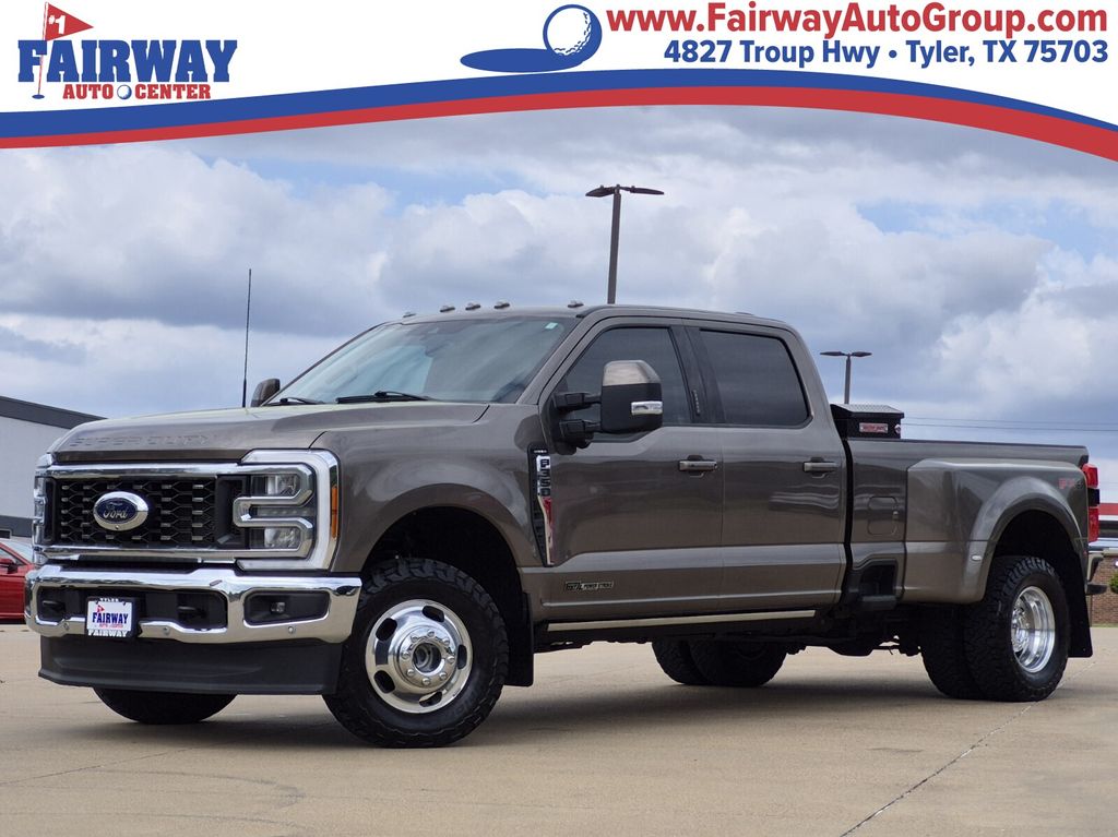 2023 Ford F-350 Super Duty Lariat Crew Cab LB DRW 4WD