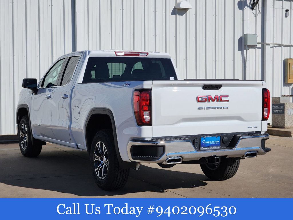 2025 GMC Sierra 1500 SLE 3