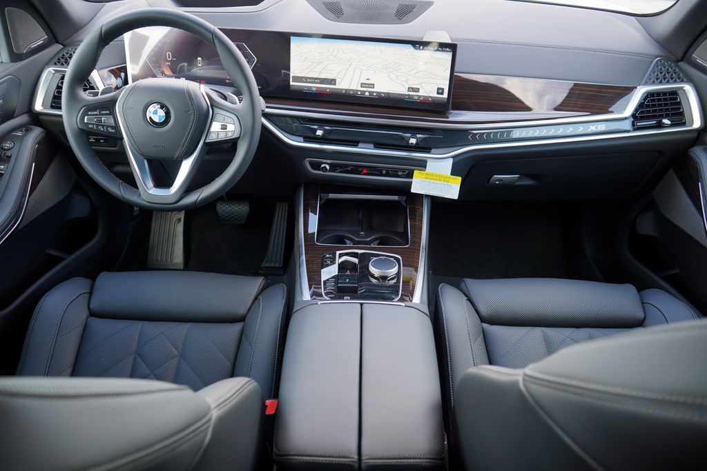 Thumbnail: 2026 BMW X5 - 13