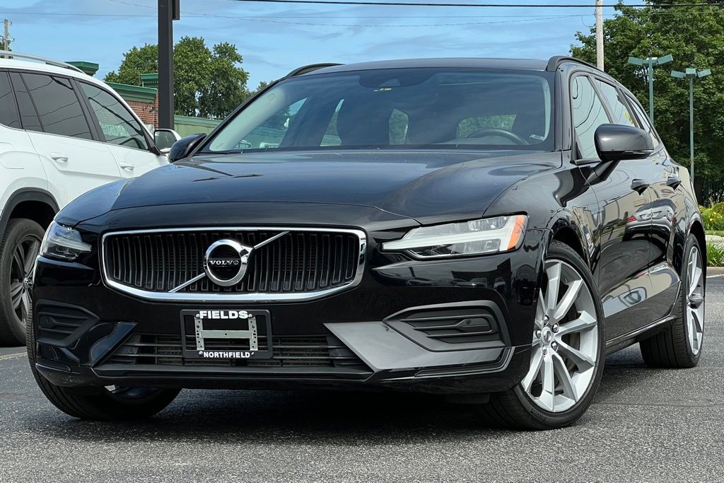 Black 2020 Volvo V60 T5 Momentum FWD Wagon Front-Wheel Drive Automatic