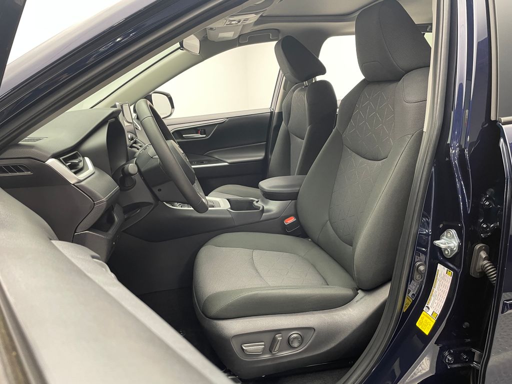 Thumbnail: 2025 Toyota RAV4 - 13