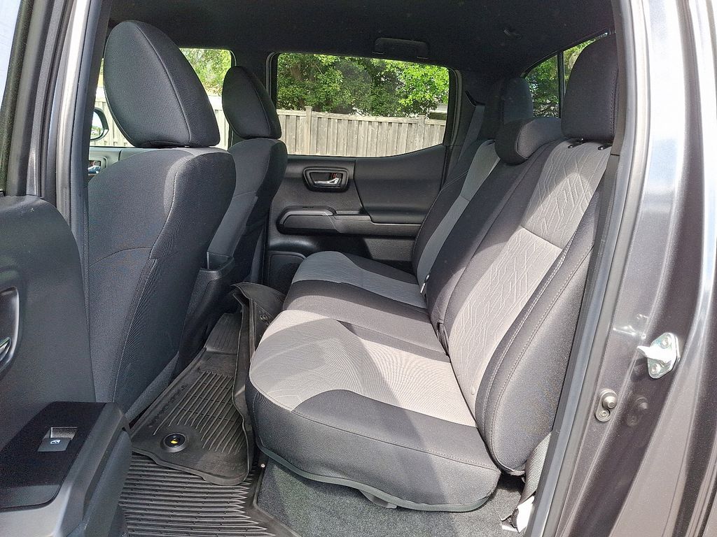 2023 Toyota Tacoma TRD Sport 10