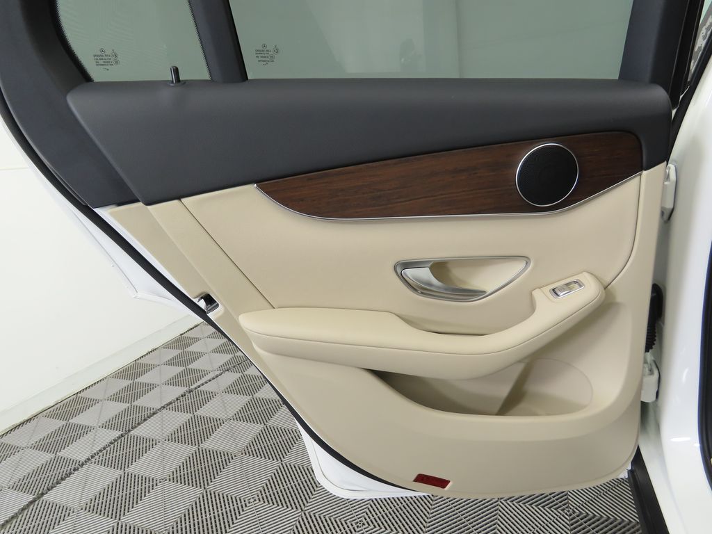 Thumbnail: 2021 Mercedes-Benz GLC - 24