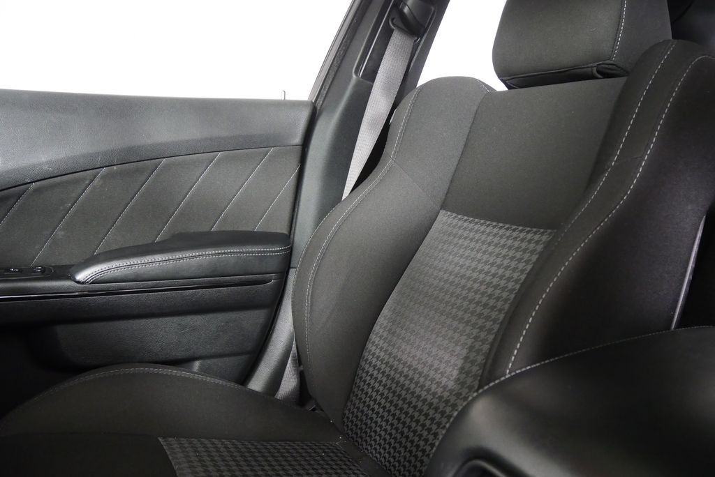 Thumbnail: 2020 Dodge Charger - 18