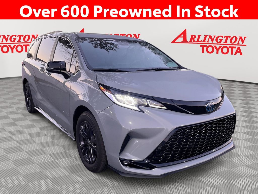 2025 Toyota Sienna XSE