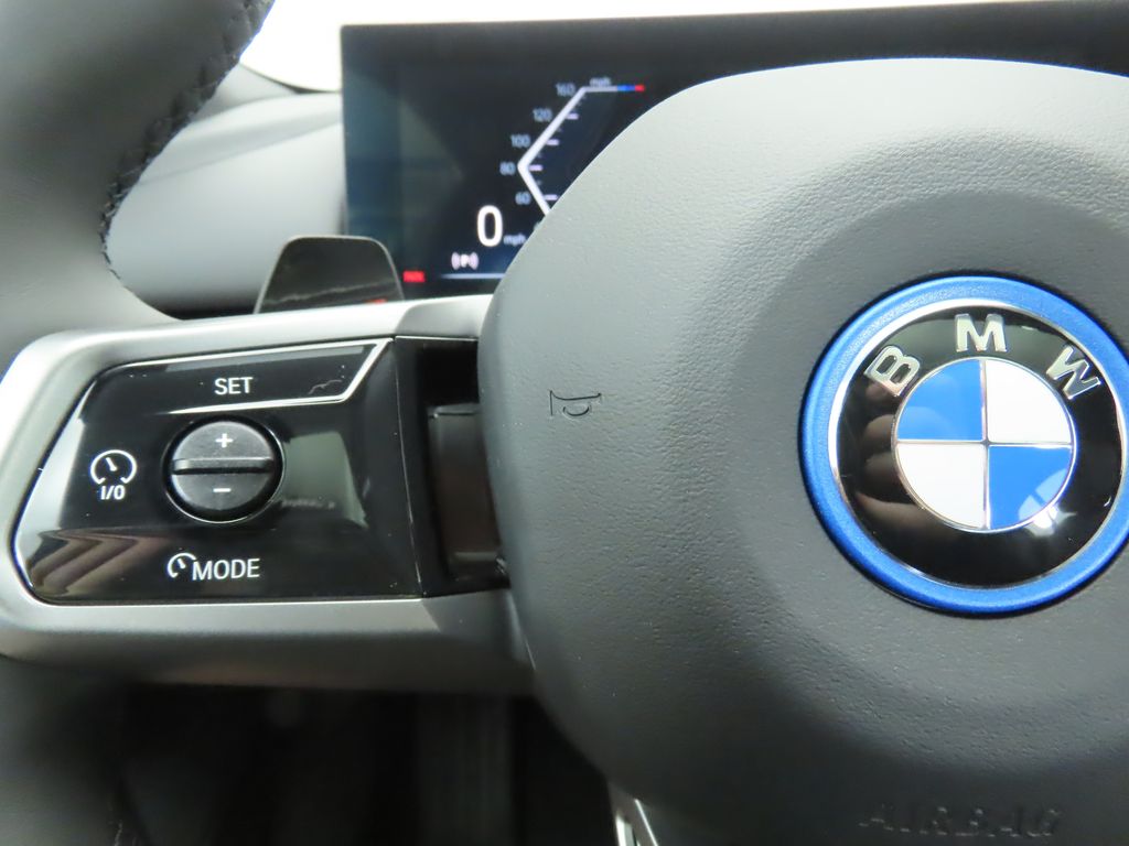 2025 BMW i5 eDrive40 11