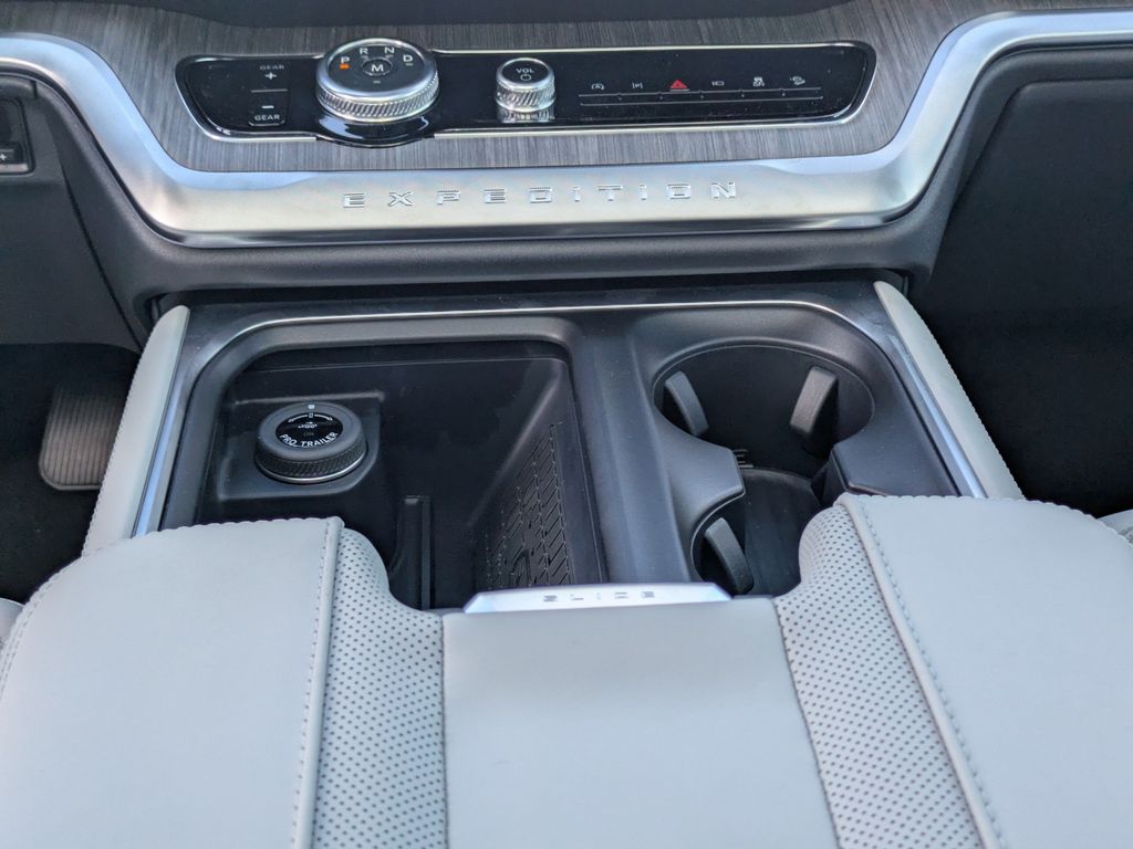 2025 Ford Expedition Platinum MAX