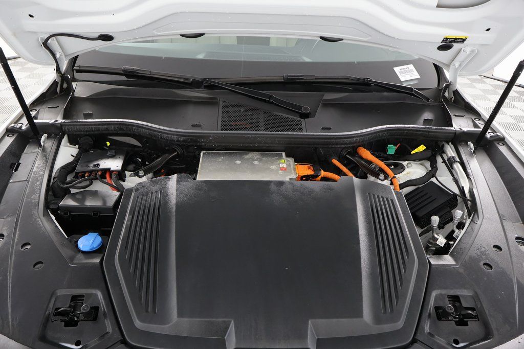 Thumbnail: 2023 Audi e-tron - 15