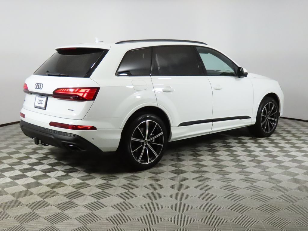 Thumbnail: 2026 Audi Q7 - 5