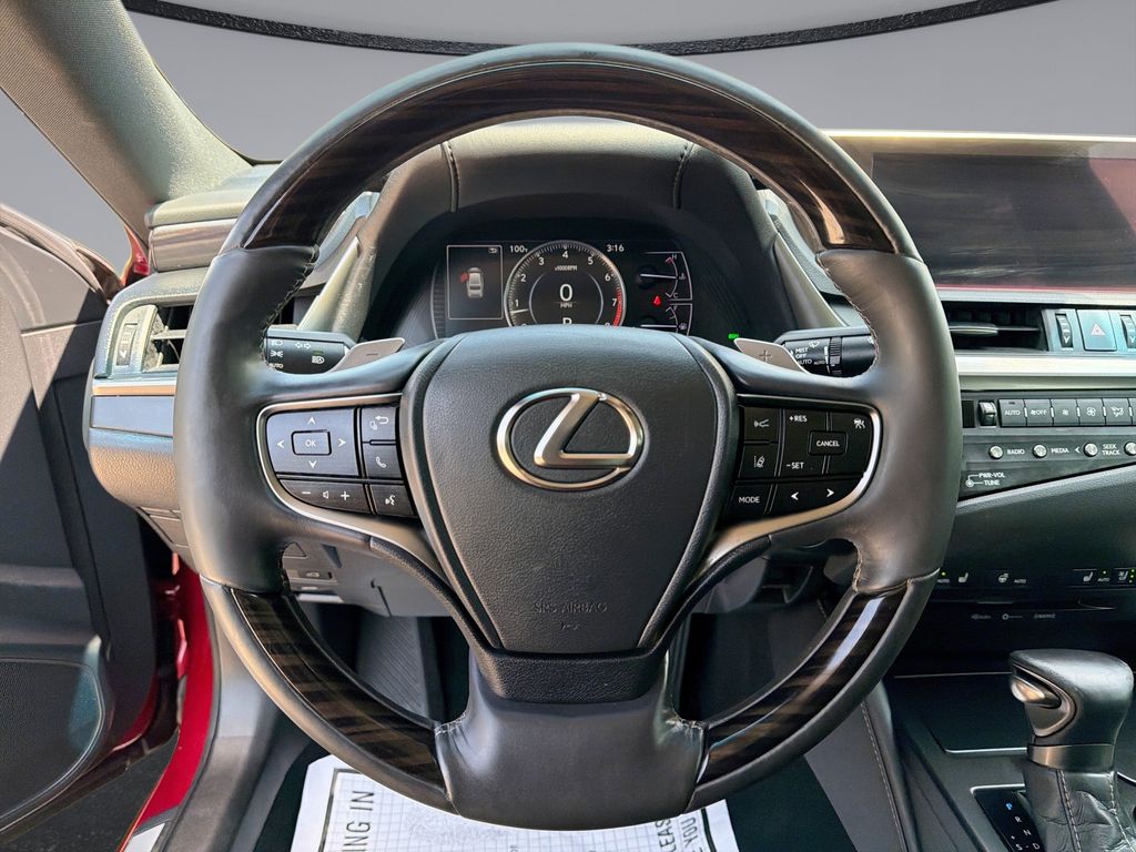 Thumbnail: 2019 Lexus ES - 21