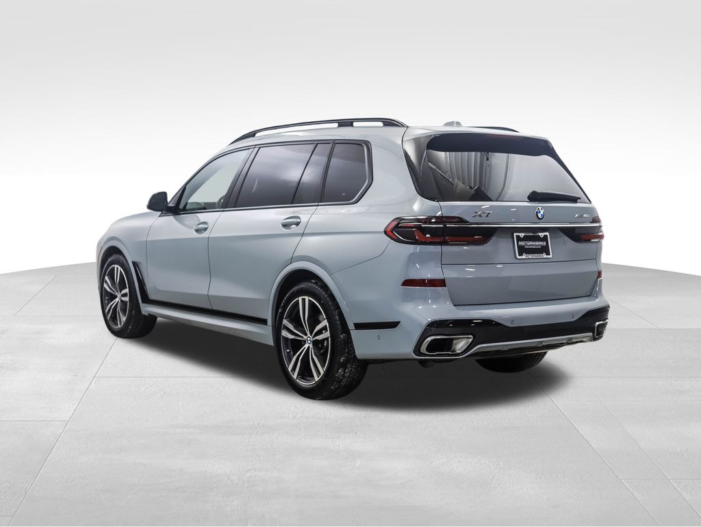 Thumbnail: 2023 BMW X7 - 3